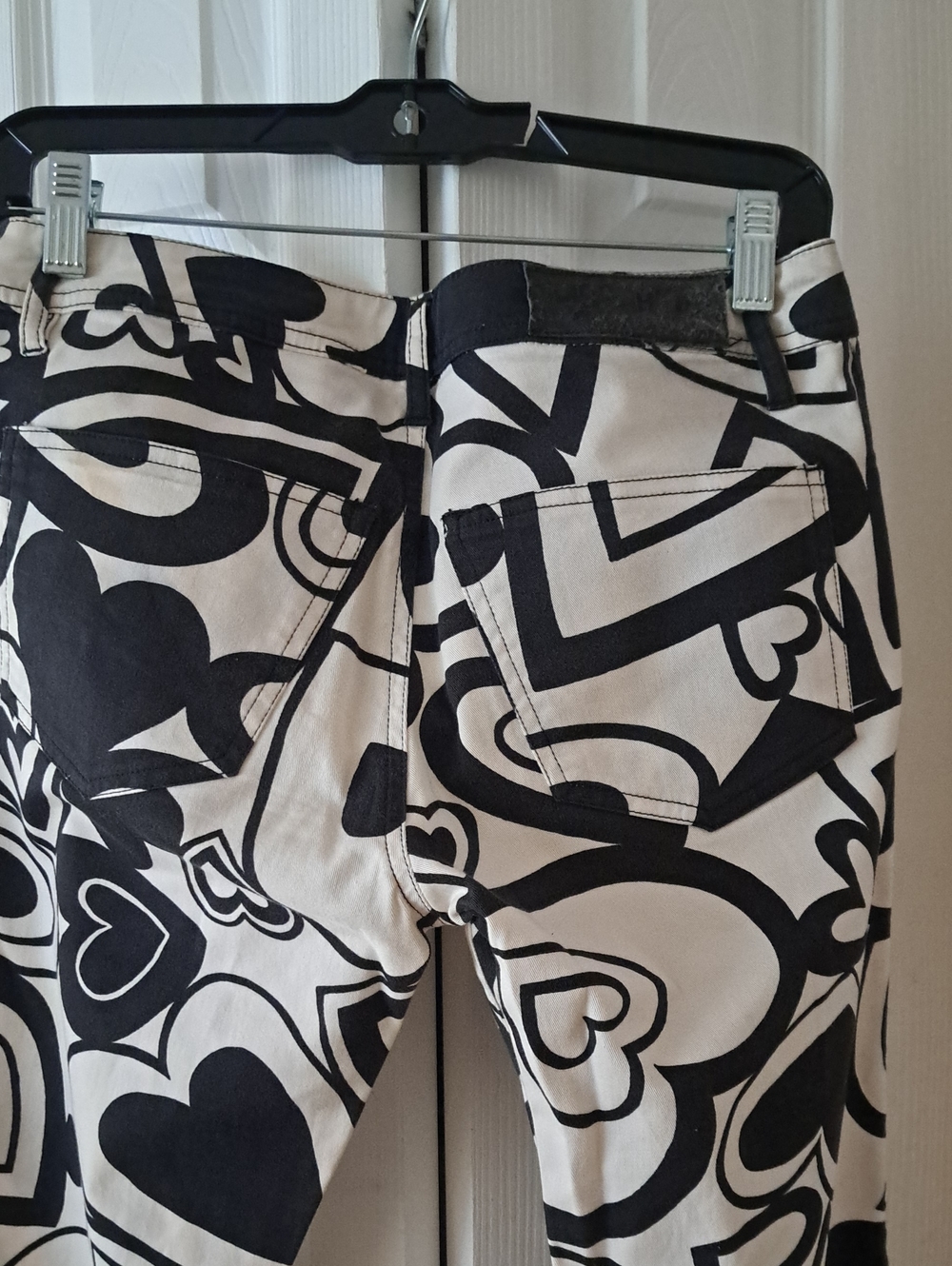 Moschino Vintage Graphic Donna  Hearts  Flare Jeans In  Black & Cream. Sz28 EUC - Picture 7 of 8
